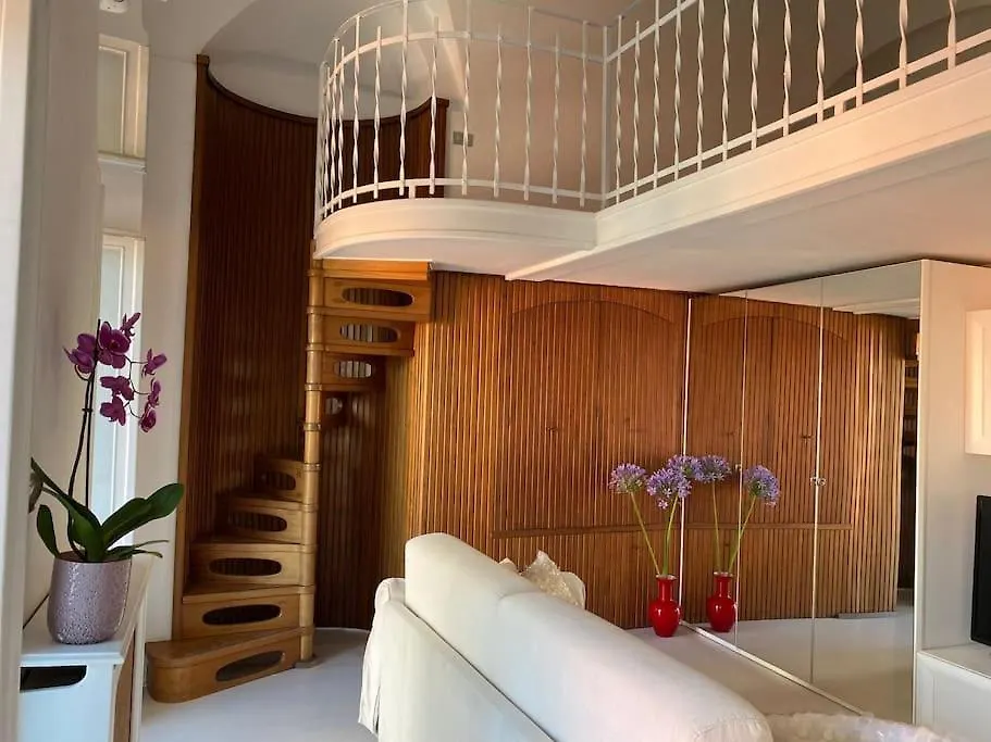Apartment Appartamento Di Charme Nel Cuore Di Sanremo Italy